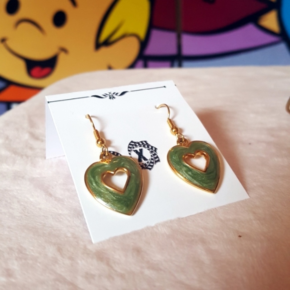 ⬇️ Green Brass Heart Dangling Earrings